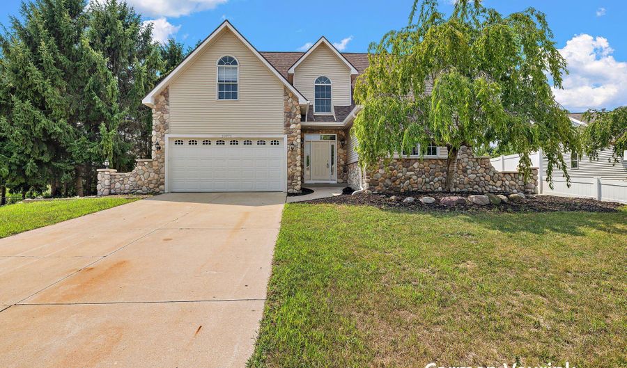 10971 Lance Ave, Allendale, MI 49401 - 5 Beds, 3 Bath