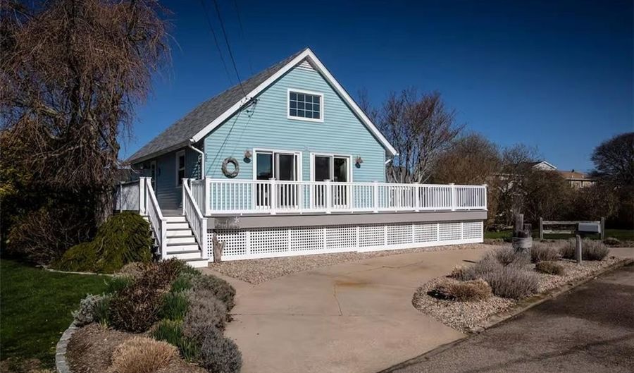 24 Redwood Dr, Narragansett, RI 02882 - 3 Beds, 1 Bath