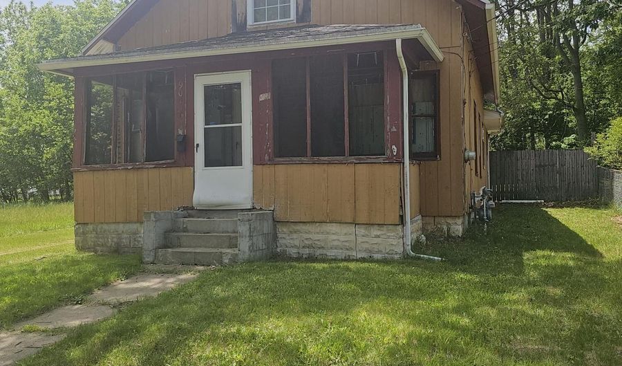 907 N Albion St, Albion, MI 49224 - 2 Beds, 1 Bath