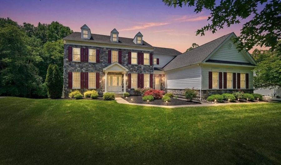 17 WATERTON Dr, Bear, DE 19701 - 5 Beds, 5 Bath