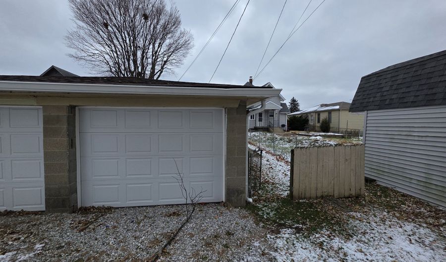 86 S 6th Ave, Beech Grove, IN 46107 - 2 Beds, 1 Bath
