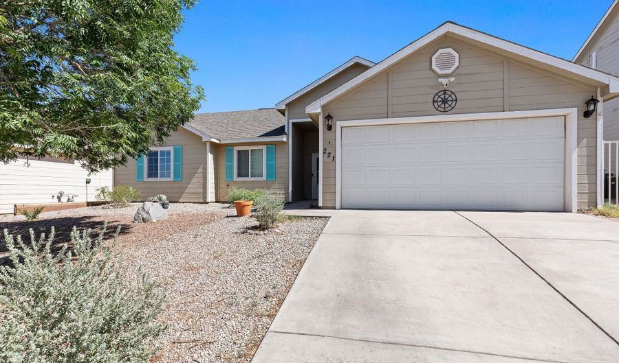 221 Burnage Ln, Alamogordo, NM 88310 - 3 Beds, 2 Bath
