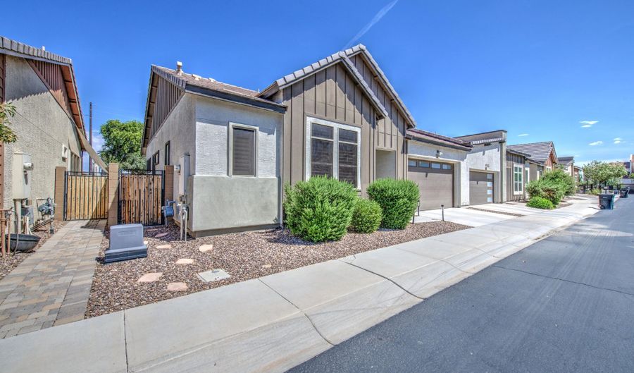 3071 S SOHO Ln, Chandler, AZ 85286 - 2 Beds, 2 Bath