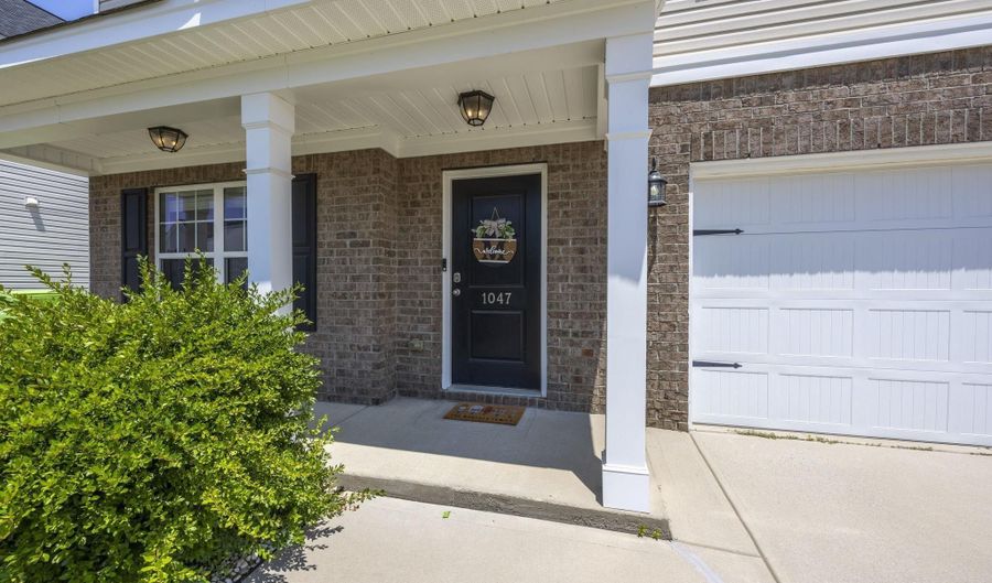 1047 Heart Pine Dr, Blythewood, SC 29016 - 4 Beds, 3 Bath