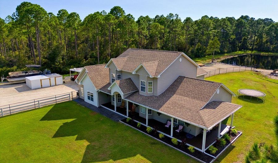 176 Jule St, Apalachicola, FL 32320 - 5 Beds, 2 Bath