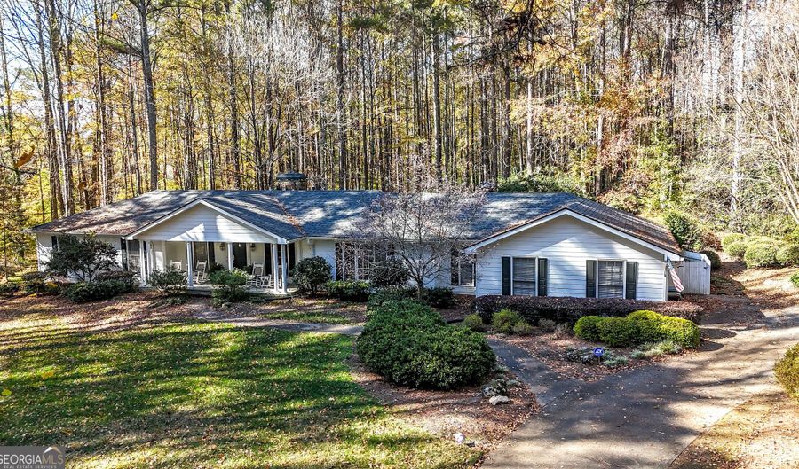 1355 Sherry Dr, Alpharetta, GA 30009 - 4 Beds, 2 Bath