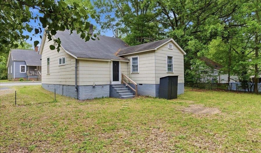 4 McGee St, Belton, SC 29627 - 2 Beds, 4 Bath