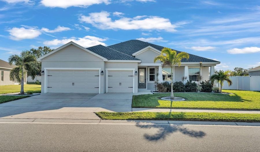 241 WALKERS POINT Dr, Auburndale, FL 33823 - 4 Beds, 3 Bath