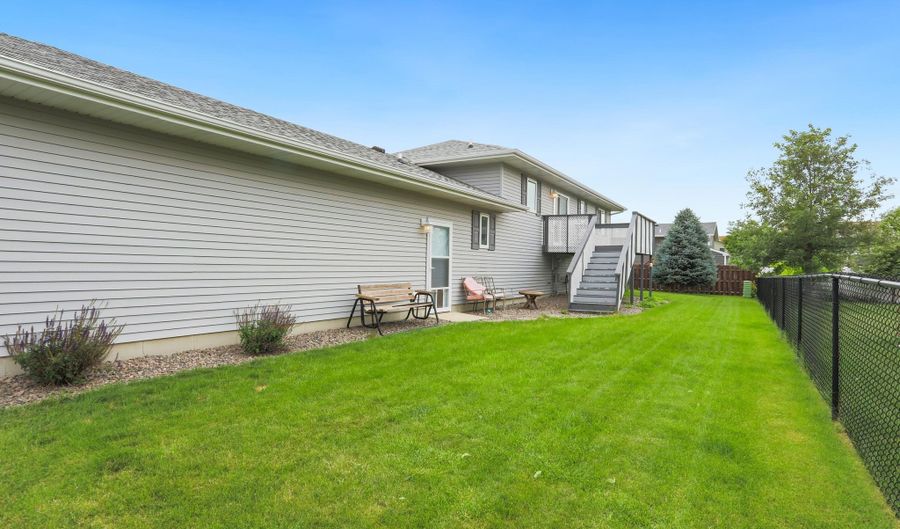 1306 S 12th St, Aberdeen, SD 57401 - 4 Beds, 3 Bath