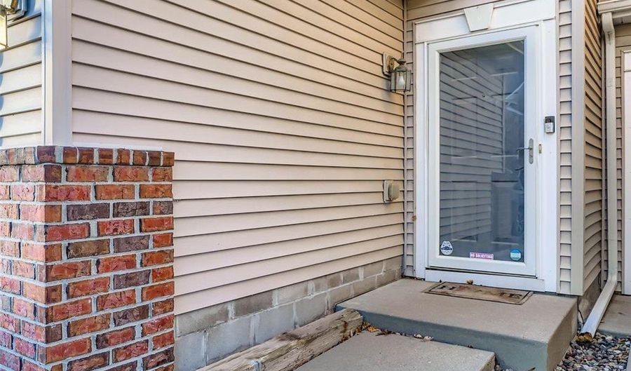 6887 Folkestone Rd 712, Apple Valley, MN 55124 - 3 Beds, 2 Bath