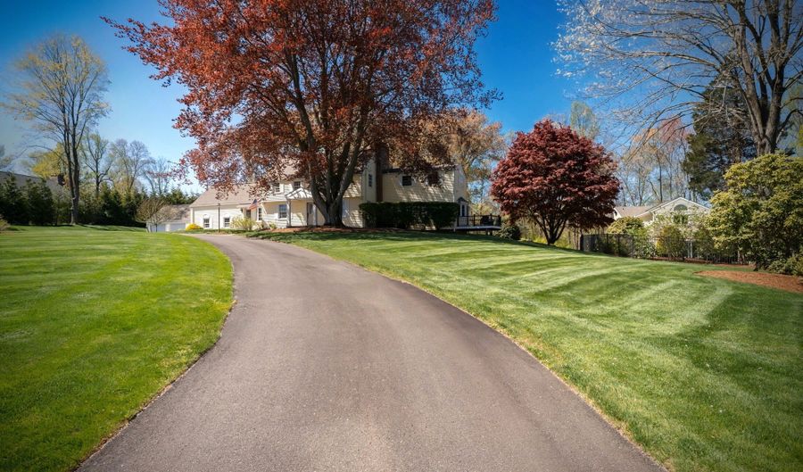 36 Whiting Farm Rd, Branford, CT 06405 - 4 Beds, 4 Bath