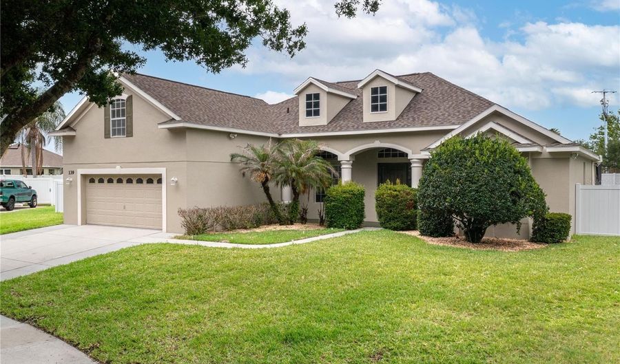 139 COSTA Loop, Auburndale, FL 33823 - 5 Beds, 4 Bath