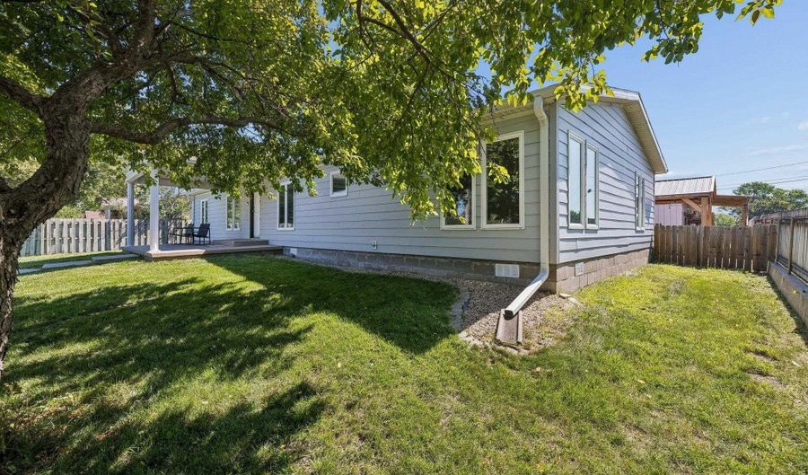 1516 N Ashland Ave, Beatrice, NE 68310 - 3 Beds, 3 Bath