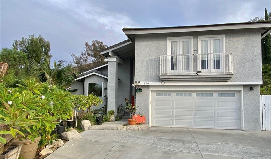 990 S Scripps, Anaheim, CA 92807 - 3 Beds, 3 Bath