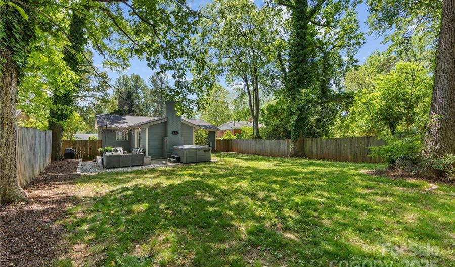 2933 Hilliard Dr, Charlotte, NC 28205 - 3 Beds, 2 Bath