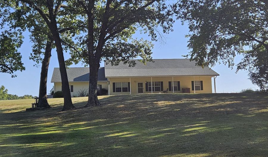 16427 Farm Road 2007, Aurora, MO 65605 - 4 Beds, 2 Bath