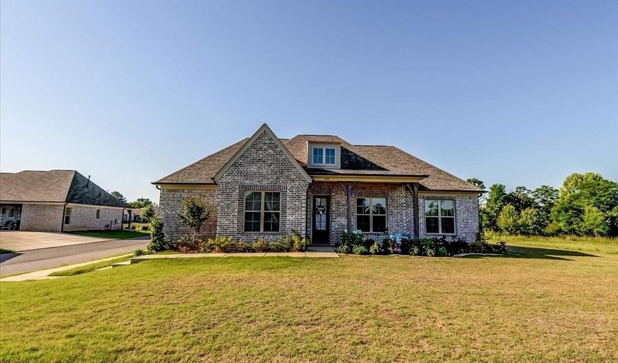 8705 BEDFORDSHIRE Dr, Bartlett, TN 38133 - 3 Beds, 2 Bath