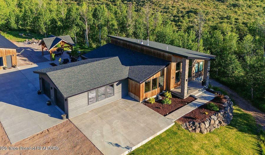 340 HITCHING RAIL Rd, Afton, WY 83110 - 8 Beds, 3 Bath