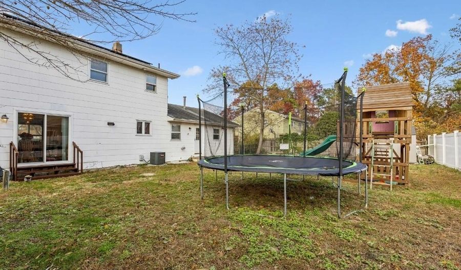 411 Pacific Ave, Beachwood, NJ 08722 - 3 Beds, 2 Bath
