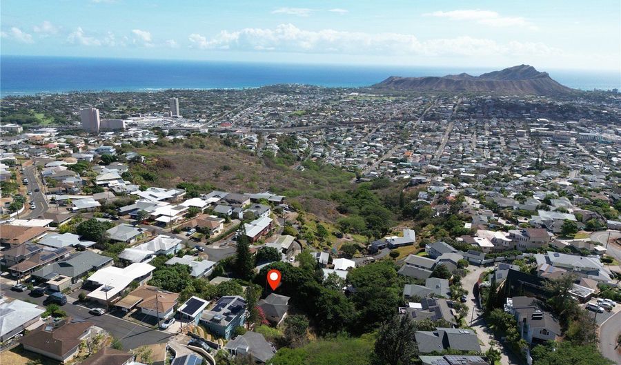 3904 Maunahilu Pl, Honolulu, HI 96816 - 3 Beds, 1 Bath