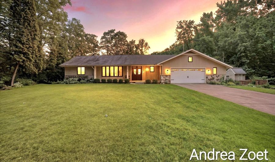 8300 Arapaho Trl SE, Alto, MI 49302 - 3 Beds, 2 Bath