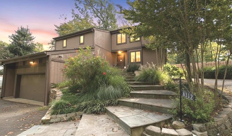 8312 UPPER SPRING Ln, Annandale, VA 22003 - 6 Beds, 5 Bath