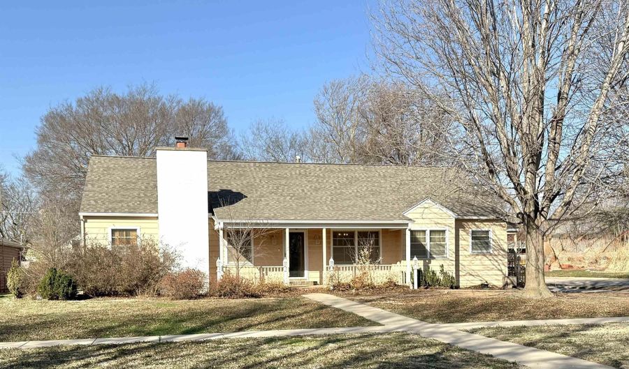 624 N Springfield, Anthony, KS 67003 - 4 Beds, 3 Bath