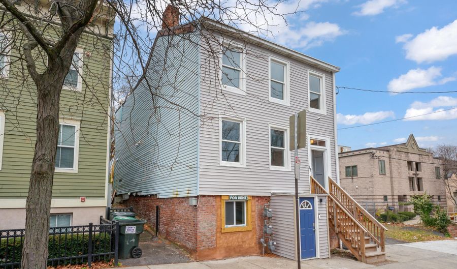 69 Second St 2, Albany, NY 12210 - 2 Beds, 1 Bath
