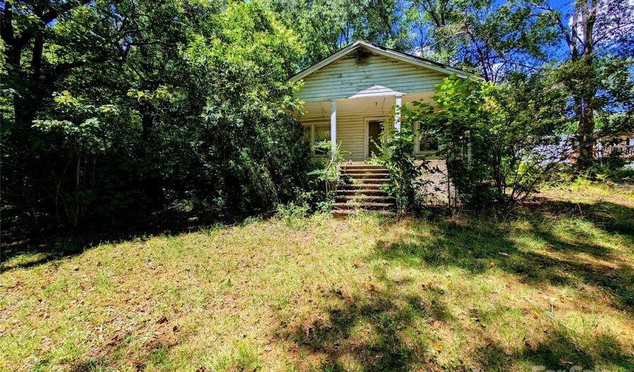 161 Corry St, Blacksburg, SC 29702 - 3 Beds, 1 Bath