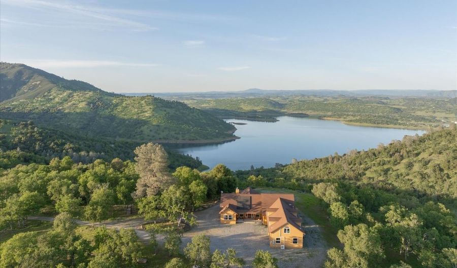 6399 Filly Ln, Angels Camp, CA 95222 - 4 Beds, 3 Bath