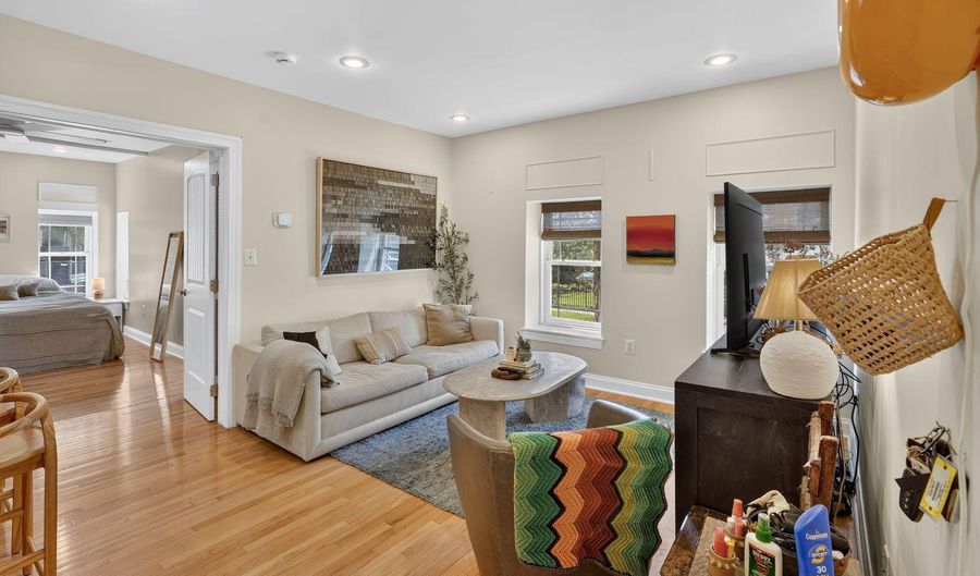 660 MORTON Pl NE, Washington, DC 20002 - 1 Beds, 1 Bath