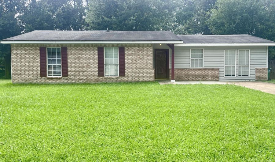 104 Olympic Cir, Ocean Springs, MS 39564 - 3 Beds, 2 Bath