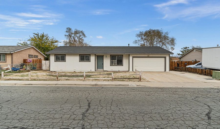 752 E St, Fernley, NV 89408 - 3 Beds, 2 Bath