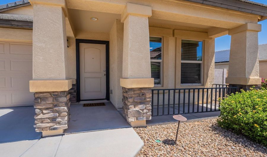 1136 E BARRUS Dr, Casa Grande, AZ 85122 - 3 Beds, 2 Bath