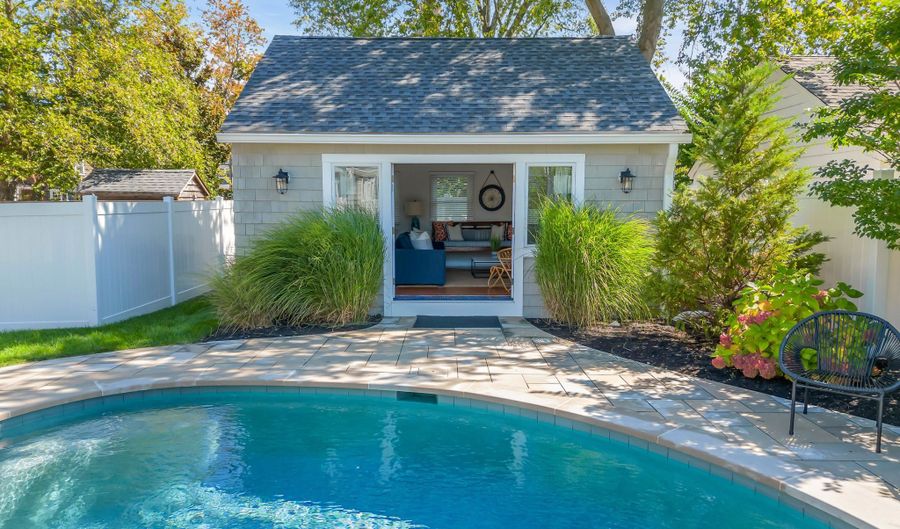 141 Maple Dr, Bay Head, NJ 08742 - 2 Beds, null Bath