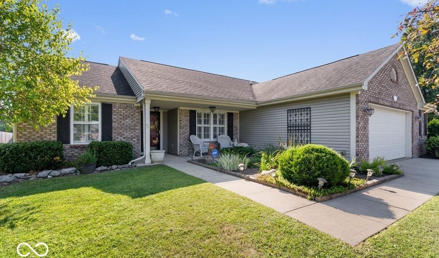 727 Crystal Farms Dr, Avon, IN 46123 - 3 Beds, 2 Bath