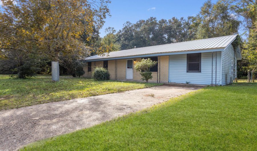 379 Greenwood Dr, Biloxi, MS 39531 - 3 Beds, 2 Bath