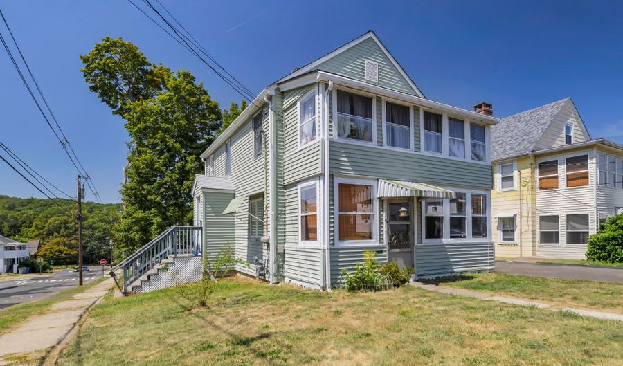3 Willoughby St, Bristol, CT 06010 - 4 Beds, 2 Bath