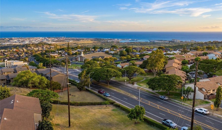 92-967 Makakilo Dr 5, Kapolei, HI 96707 - 4 Beds, 2 Bath