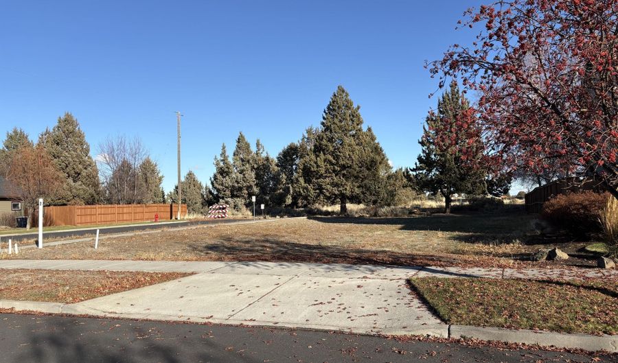 61698 Rigel Way, Bend, OR 97702 - 4 Beds, 2 Bath