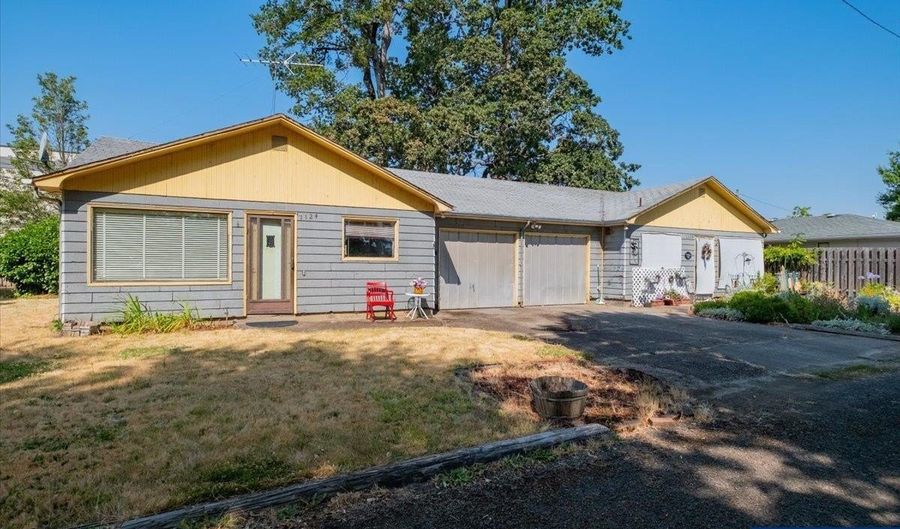 1120-1124 Sherman St SE, Albany, OR 97322 - 4 Beds, 2 Bath