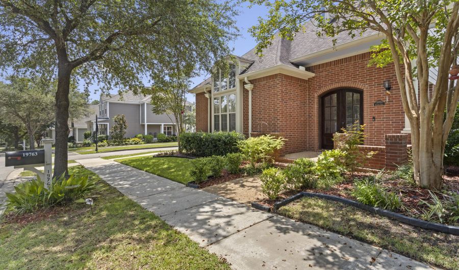 19763 Maben Ave, Biloxi, MS 39532 - 4 Beds, 4 Bath