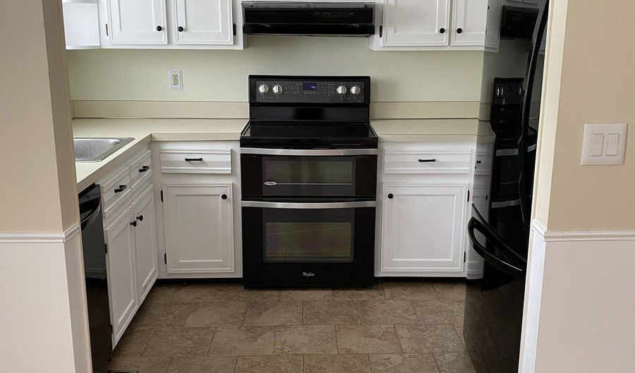 27 Crows Nest Ln 14B, Danbury, CT 06810 - 2 Beds, 2 Bath