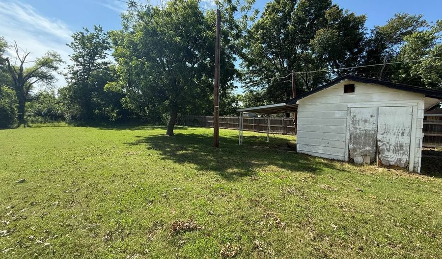 1521 S 9th St, McAlester, OK 74501 - 3 Beds, 3 Bath