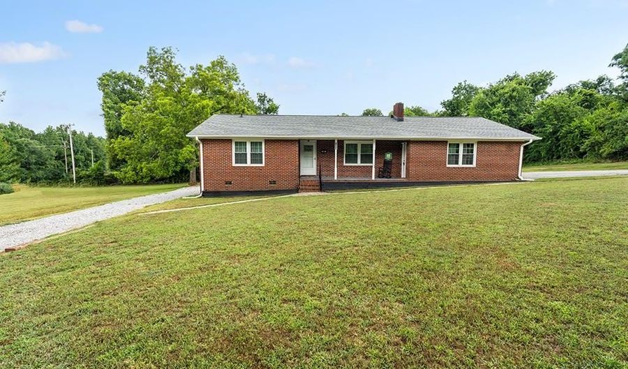 103 McBride, Abbeville, SC 20620 - 2 Beds, 2 Bath