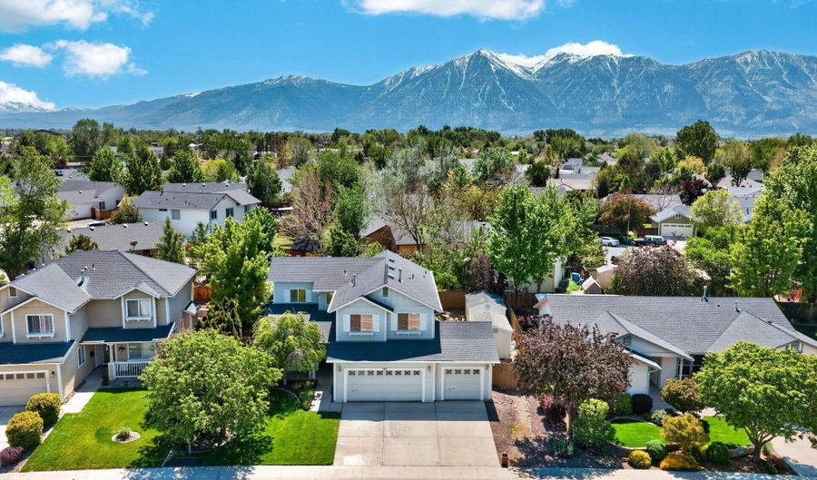 1351 Chichester Dr, Gardnerville, NV 89410 - 4 Beds, 3 Bath