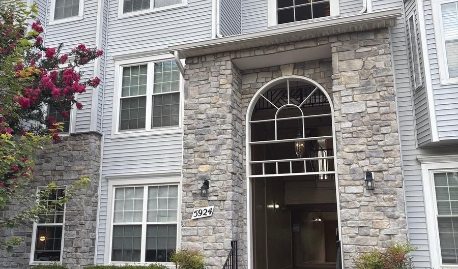 5924 FOUNDERS HILL Dr 302, Alexandria, VA 22310 - 3 Beds, 3 Bath