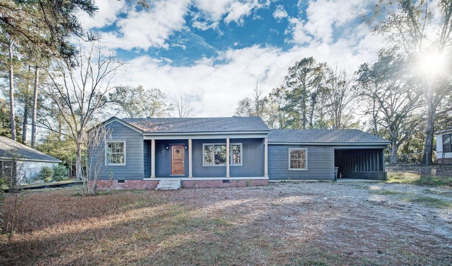 526 E Jasper St, Brandon, MS 39042 - 3 Beds, 2 Bath