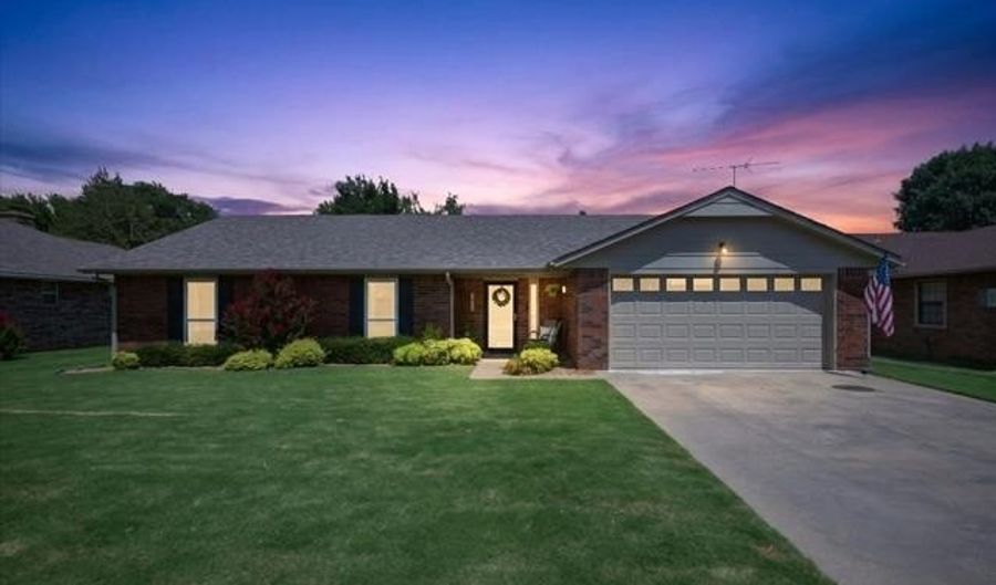 1918 Stonehenge Dr, Bartlesville, OK 74006 - 3 Beds, 2 Bath