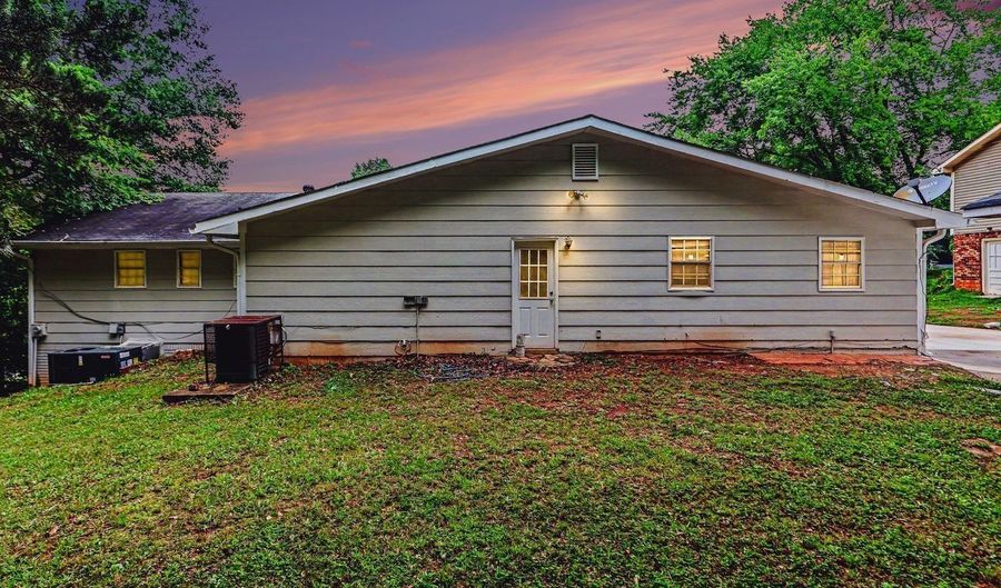 2353 Shire Ct, Austell, GA 30106 - 4 Beds, 3 Bath